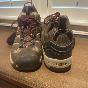 Keen Brown and Black Athletic Shoes Rugged Design